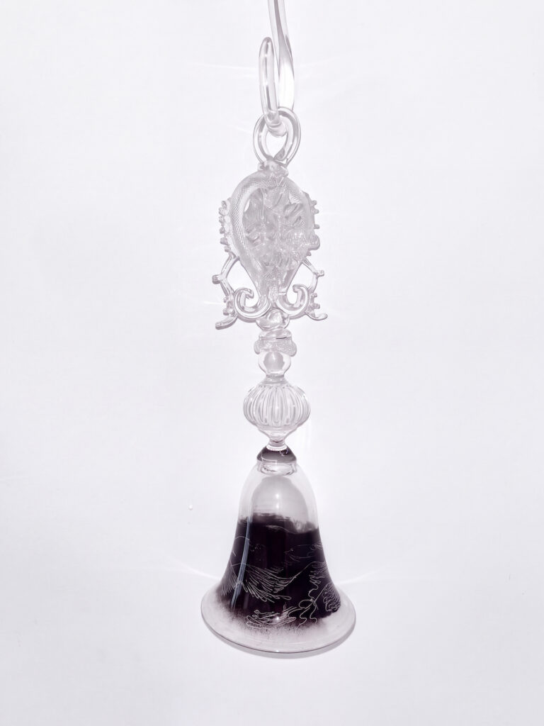 Cristal de Murano et suie
140 x 10 x 10 cm